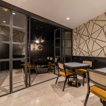 Claude 4* Marbella