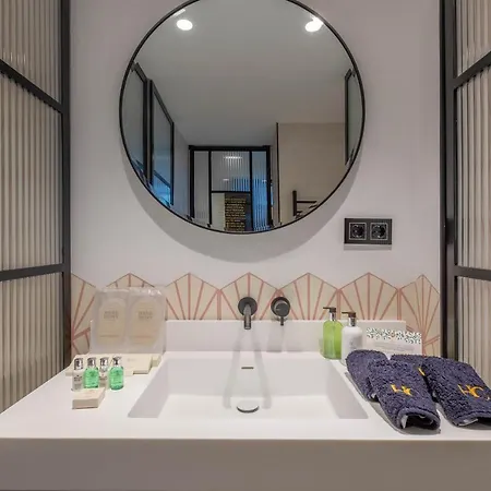 Hotel Claude