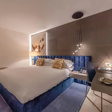Hotel Claude 3*