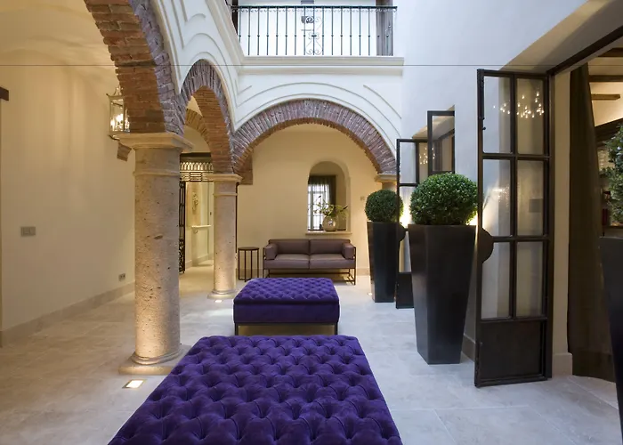 Claude Hotel 4*