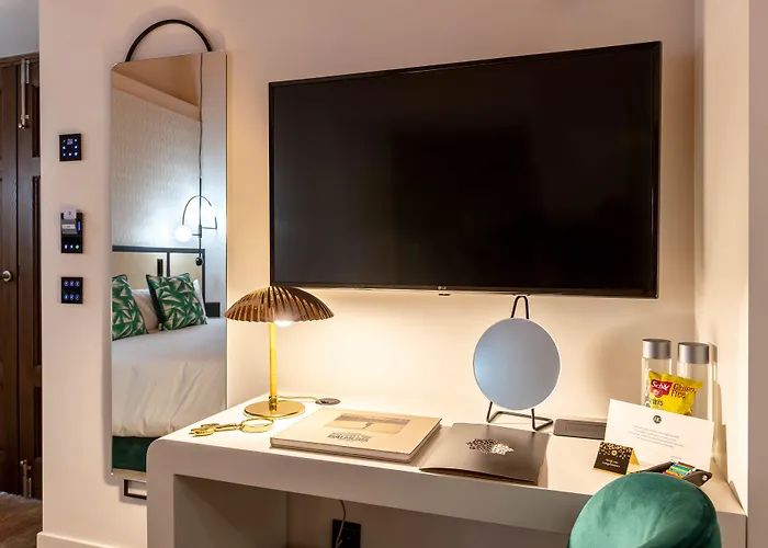 Claude 4* Marbella