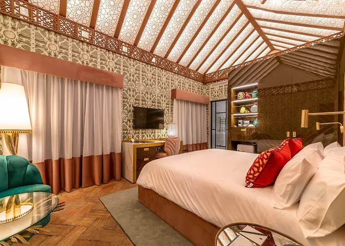 Hotel Claude 4*